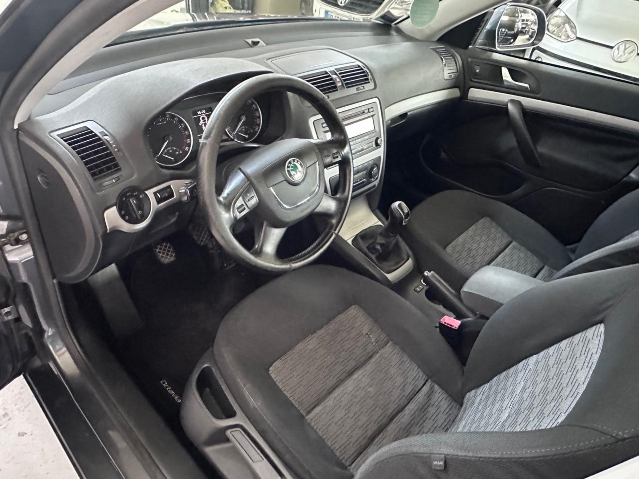 Skoda Octavia 1.6 TDI CR F.AP. Wagon Elegance