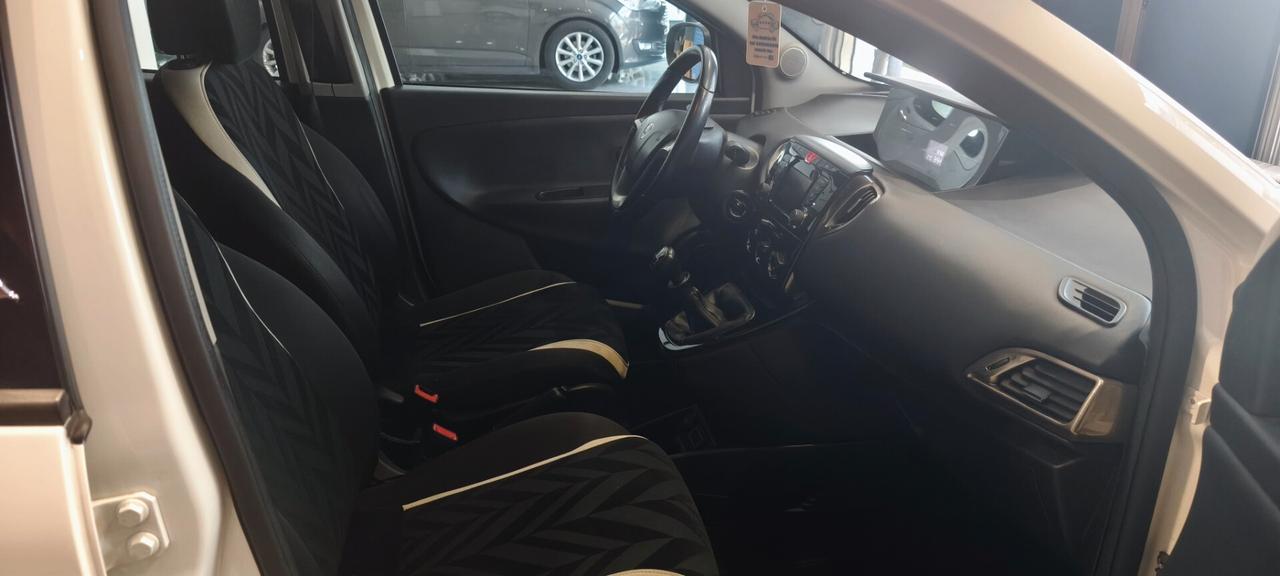 Lancia Ypsilon 1.2 69CV Gold SENSORI 2016