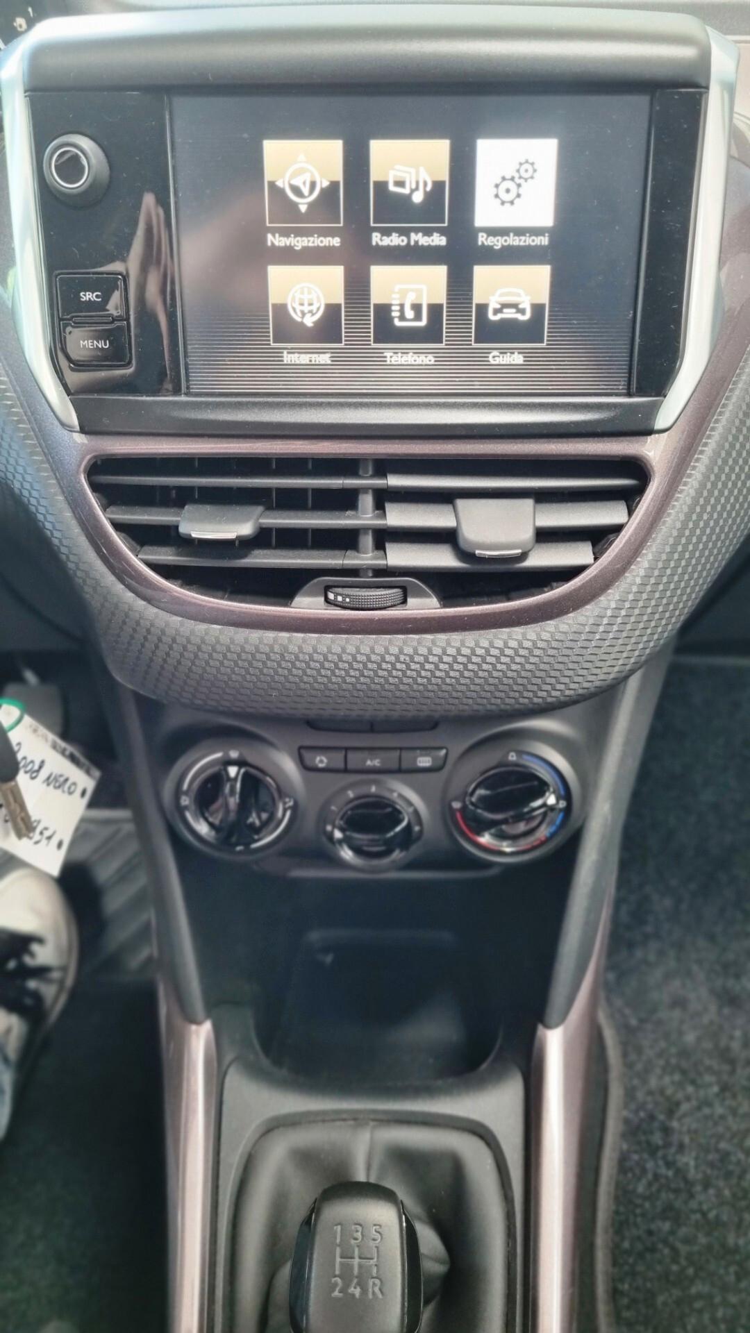 Peugeot 2008 1.2 KM 31.600 UNICO PROPRIETARIO,DISTRIBUZIONE FATTA