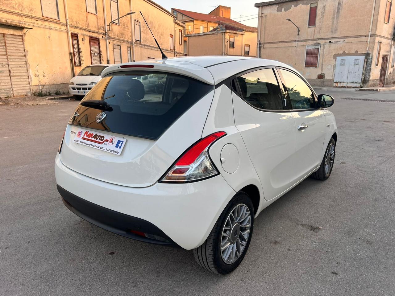 Lancia Ypsilon 1.2 69 CV 5 porte