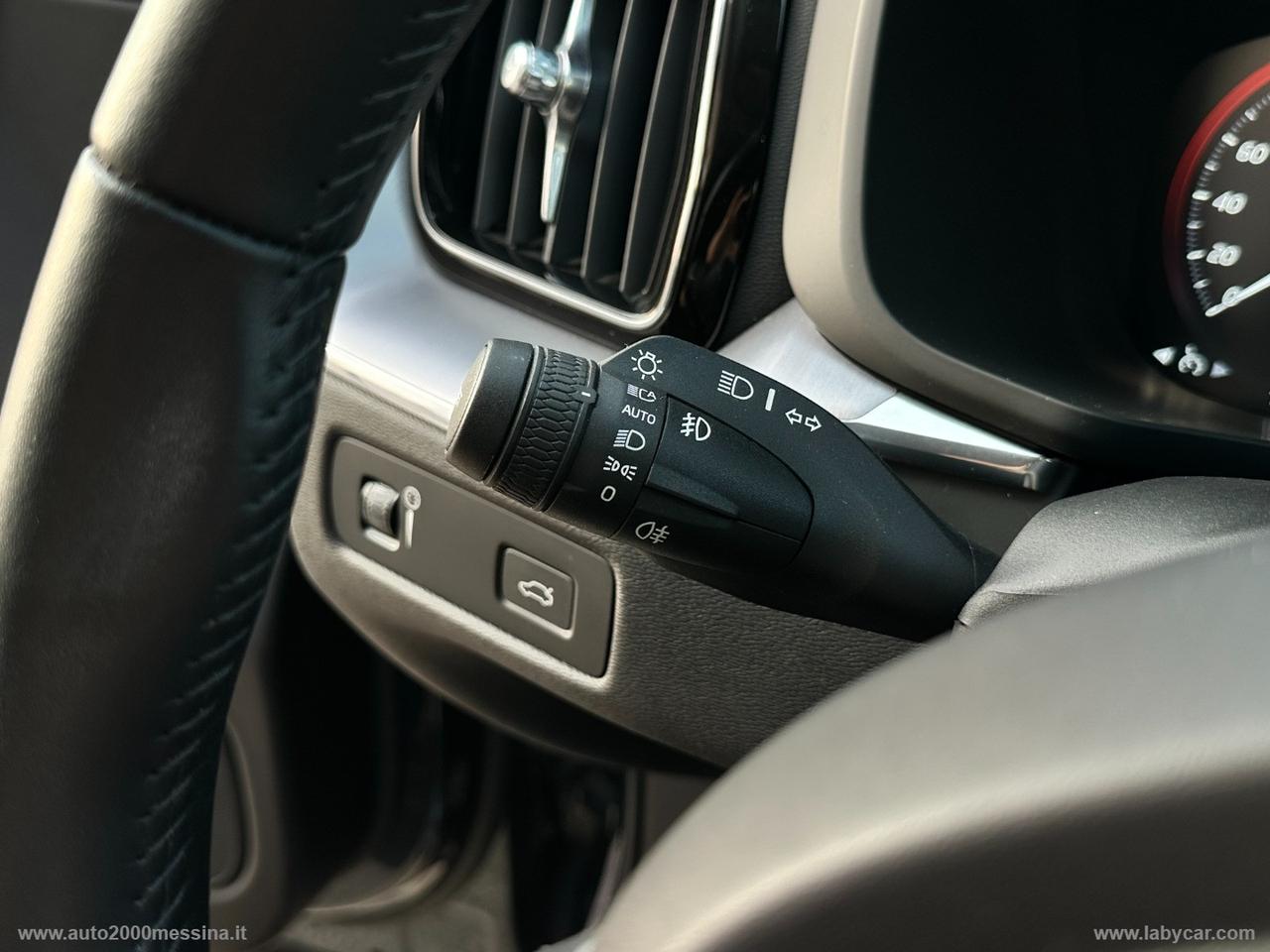 VOLVO XC60 B4 AWD GEARTRONIC MOMENTUM PRO IBRIDO DIESEL