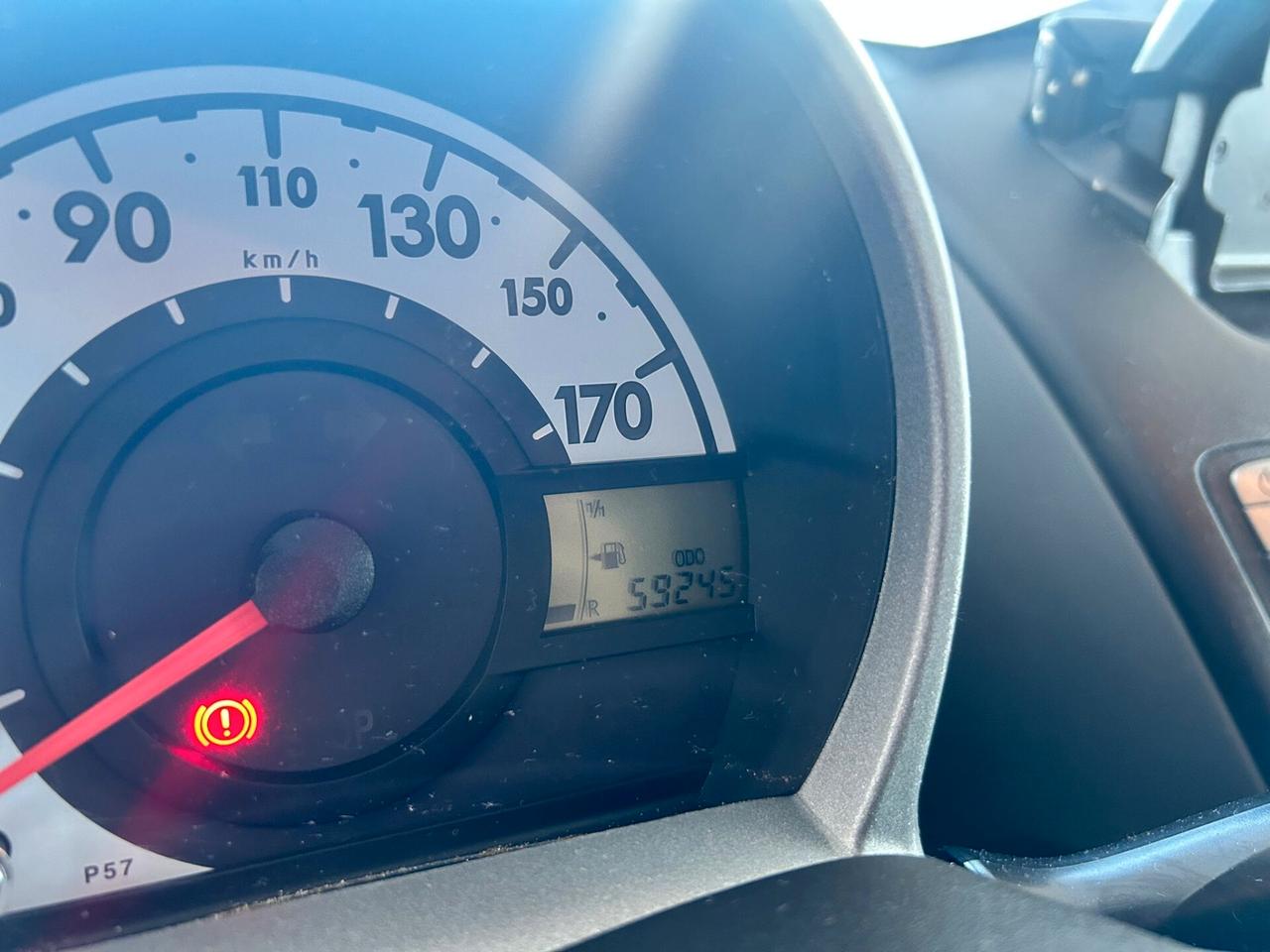 Peugeot 107 1.0b X NEOPATENTATI 2011