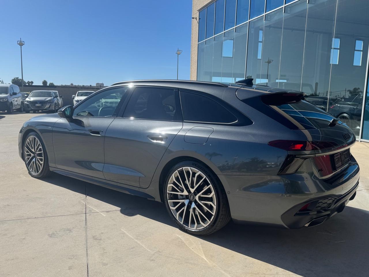 Audi A6 Avant e-hybrid 220 kW S tronic quattro line edition