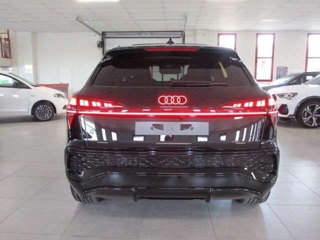 Audi Q3 Blackline 2.0 TDI 150CV S-Tronic