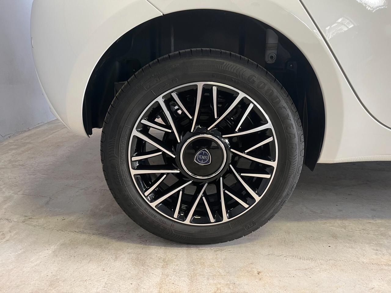 Lancia Ypsilon 1.0cc HYBRID GOLD PLUS - PREZZO REALE!