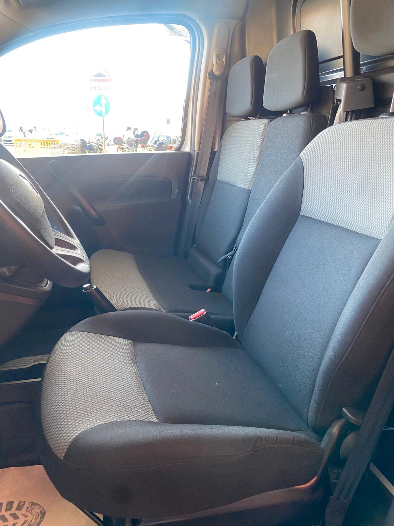 Renault Kangoo 1.5 dCi - 3 POSTI - IVA ESPOSTA