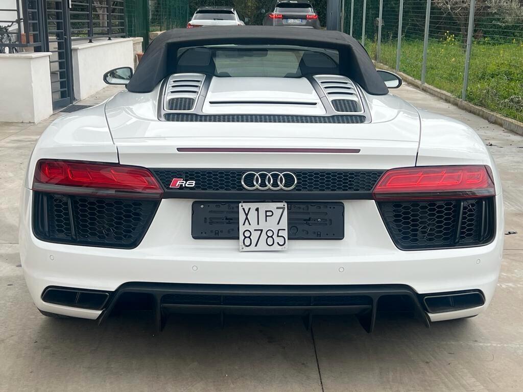 R8 5.2 540 CV RVS limited edition