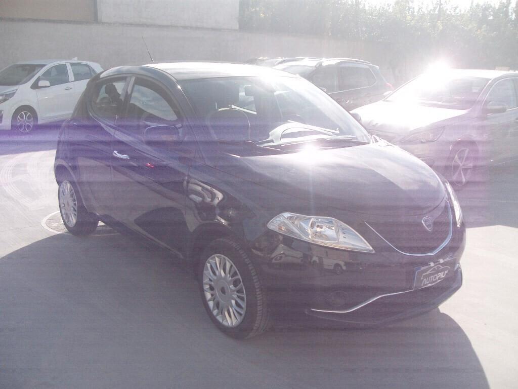 Lancia Ypsilon 1.2 69 CV Gold - 2016