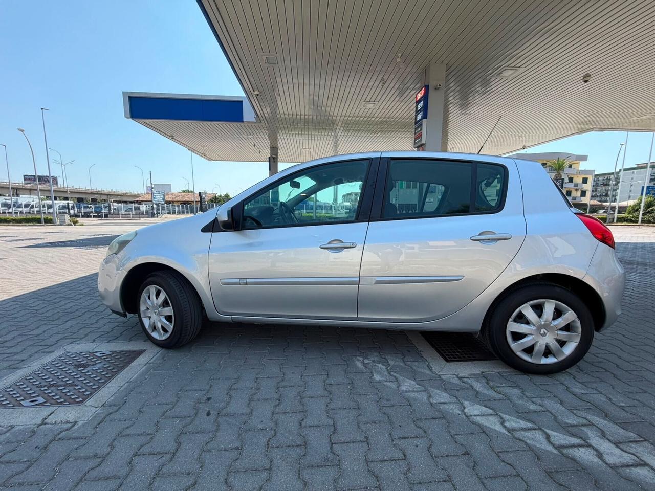 Renault Clio 1.2 16V 5 porte Dynamique