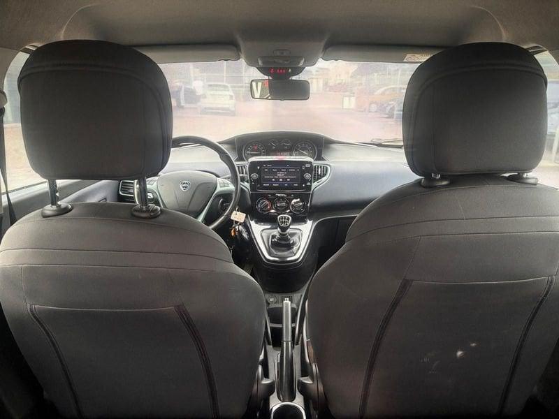 Lancia Ypsilon Ypsilon 1.0 firefly hybrid Gold s&s 70cv 5p.ti