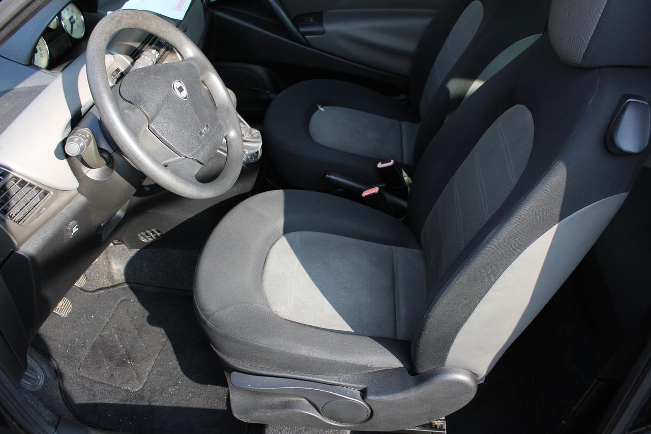 Lancia Ypsilon 1.2 IMPIANTO METANO PER COMMERCIANTI