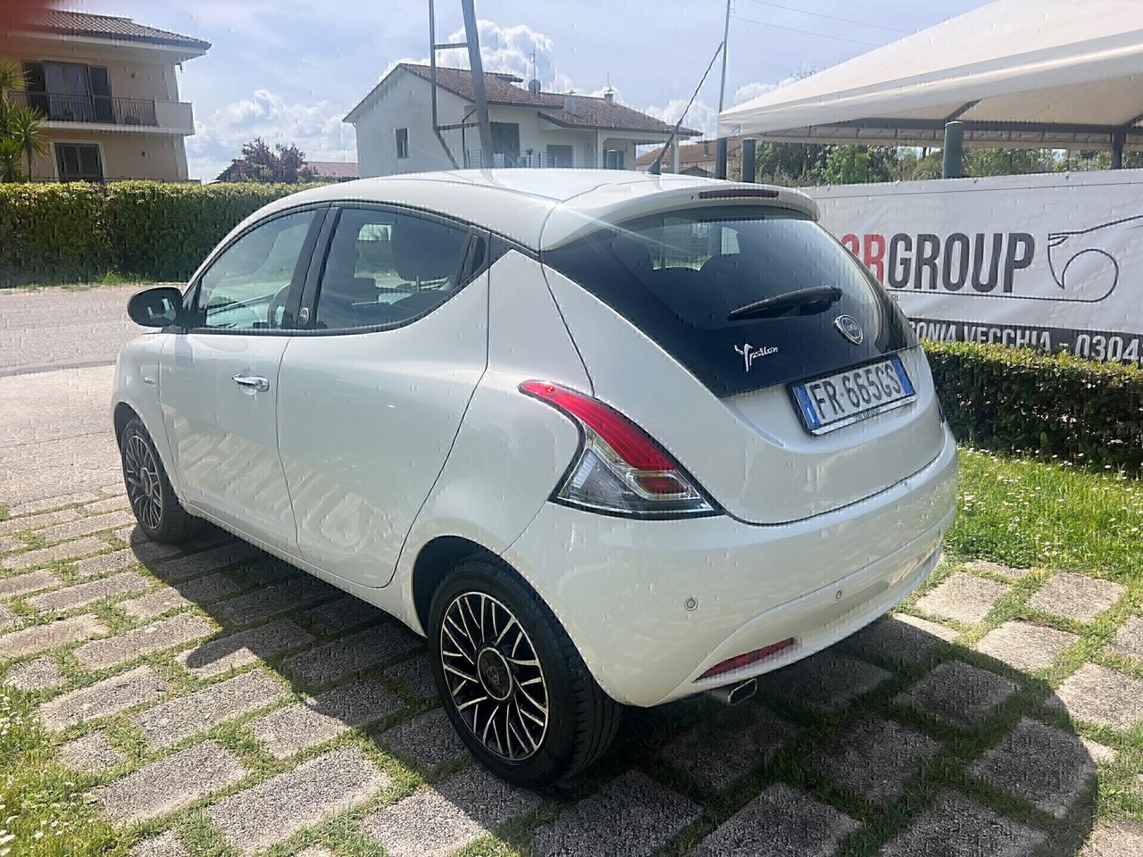 Lancia Ypsilon 1.2 69CV GPL Ecochic Gold-2018