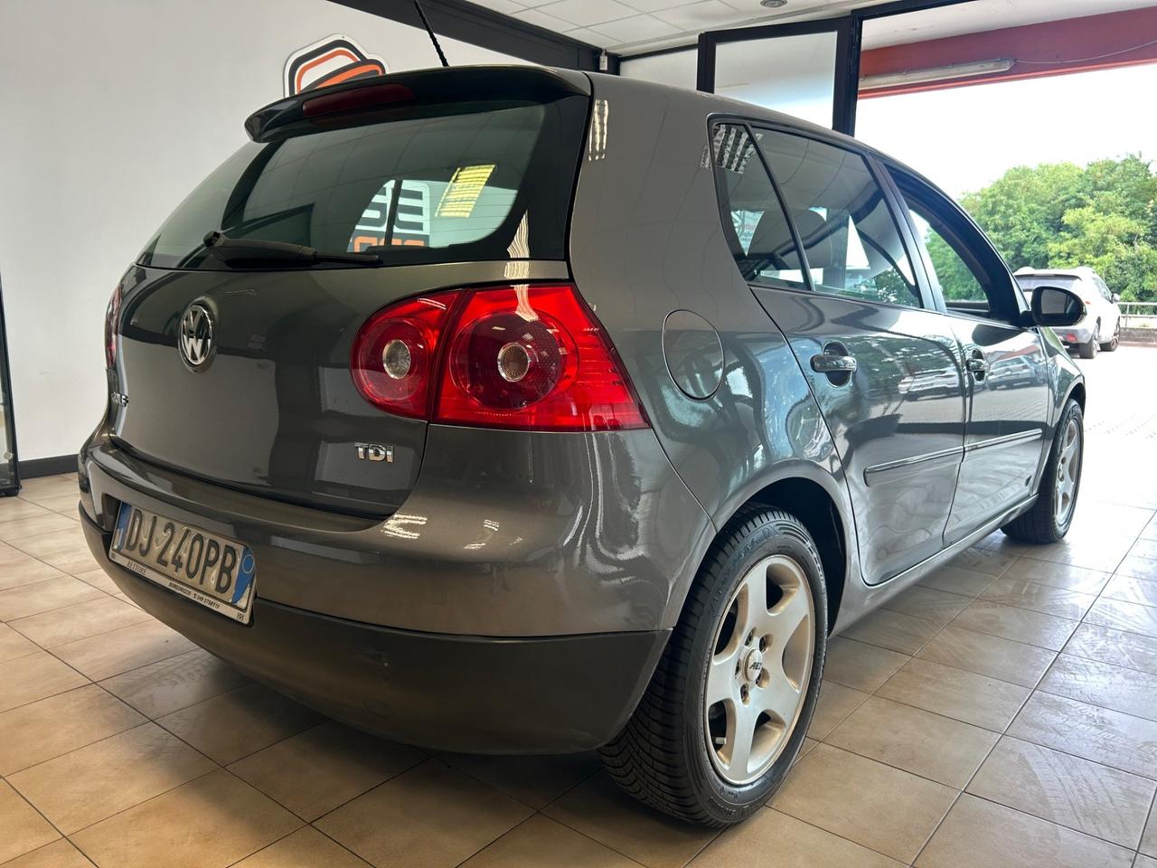 Volkswagen Golf 5 1.9 TDI 105cv 182.000 KM