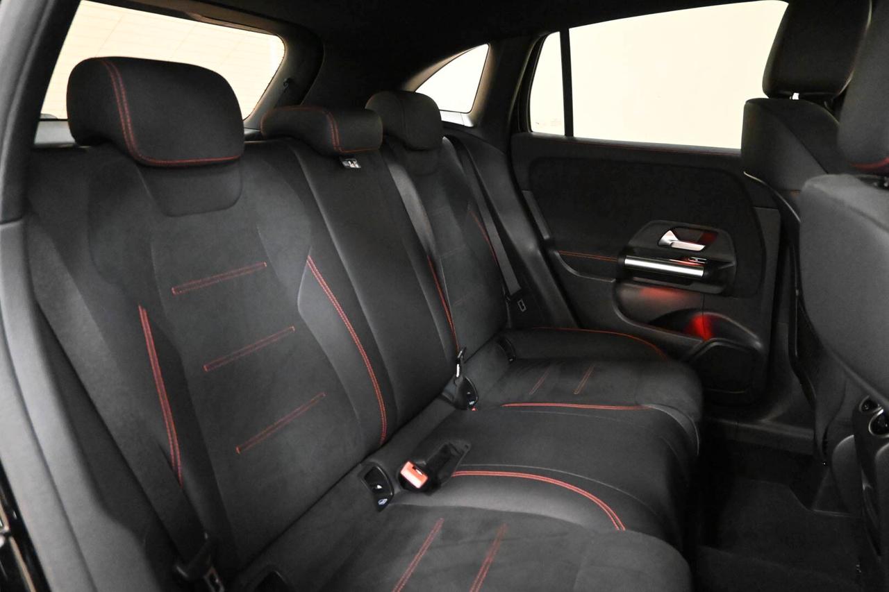 MERCEDES GLA (H247) GLA 200 d Automati...