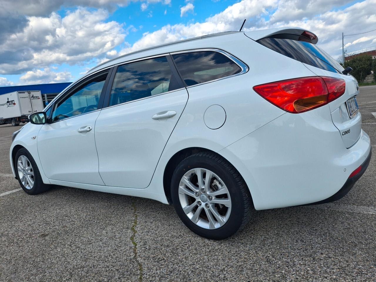 Kia Ceed cee'd 1.4 CRDi SW.-TELECAMERA-LUCI LED-