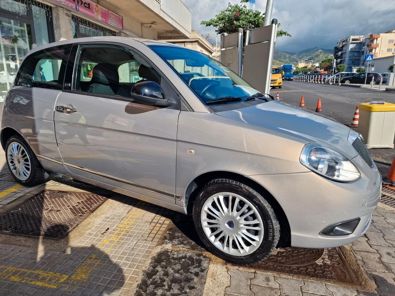 Lancia Ypsilon 1.2 69 CV Diva