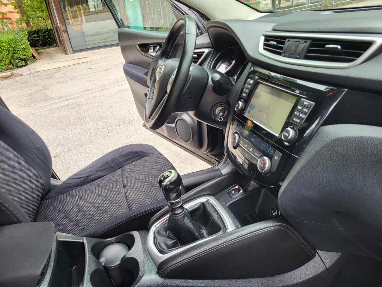 Nissan Qashqai 1,6 dCi-NAVI-TELECAMERA-3 REVISIONI