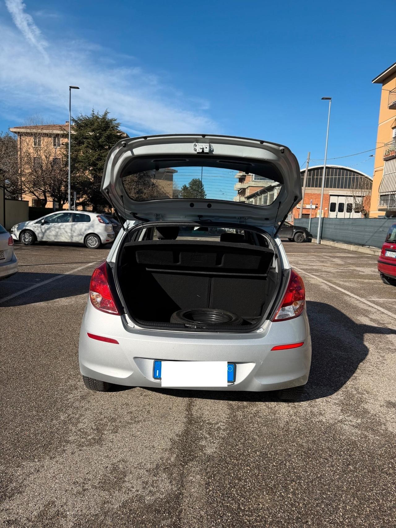 Hyundai i20 1.2 Gpl - NEOPATENTATI - 12 MESI DI GARANZIA -