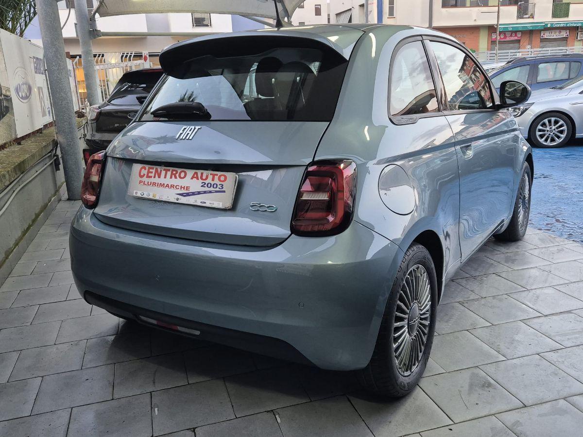 FIAT - 500 E - 500 La Prima Berlina