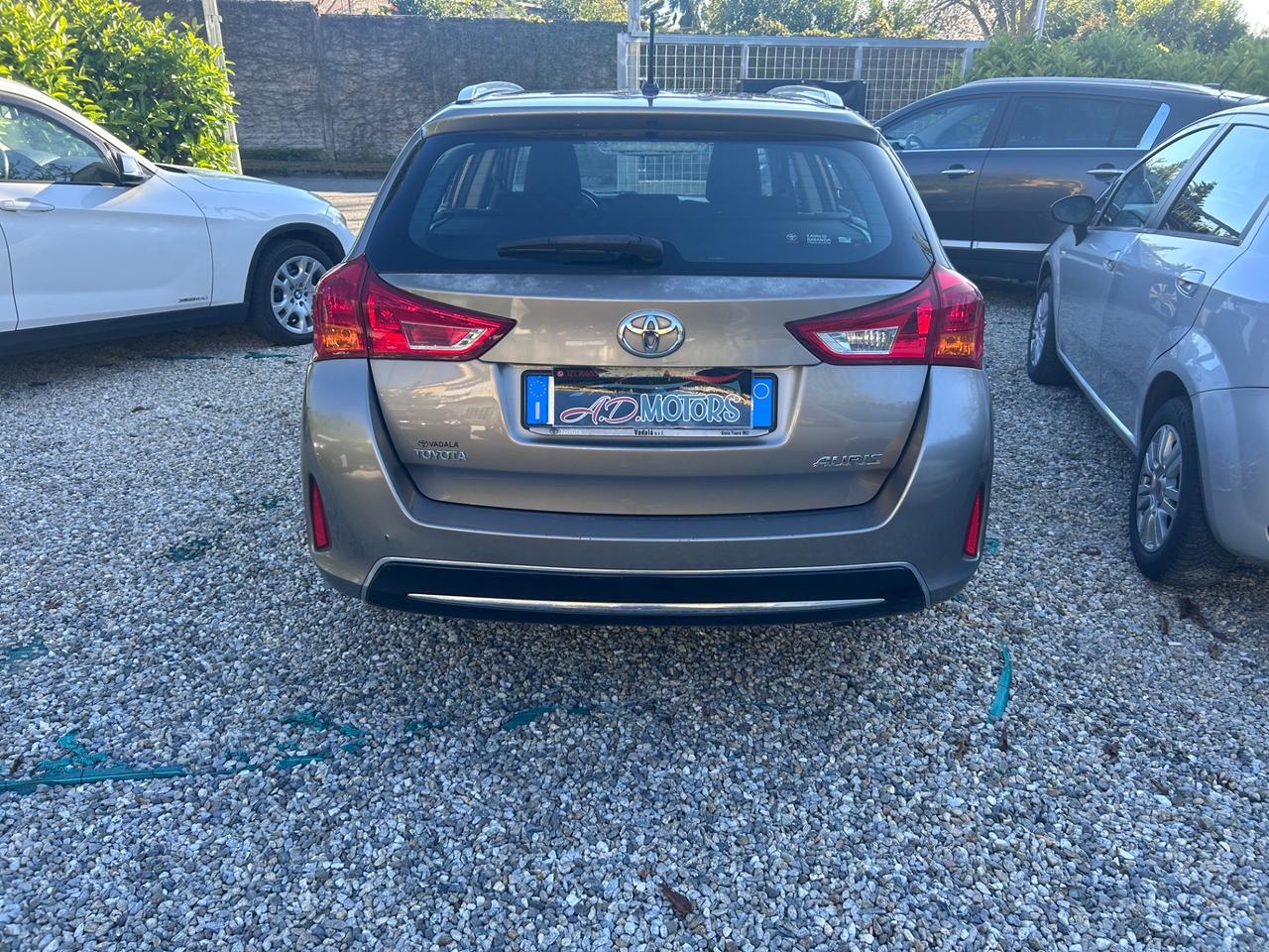 Toyota Auris Touring Sports 1.4 D-4D Lounge