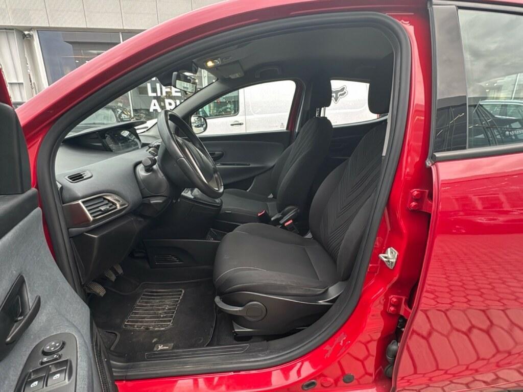 Lancia Ypsilon 5 Porte 1.0 FireFly Hybrid Silver