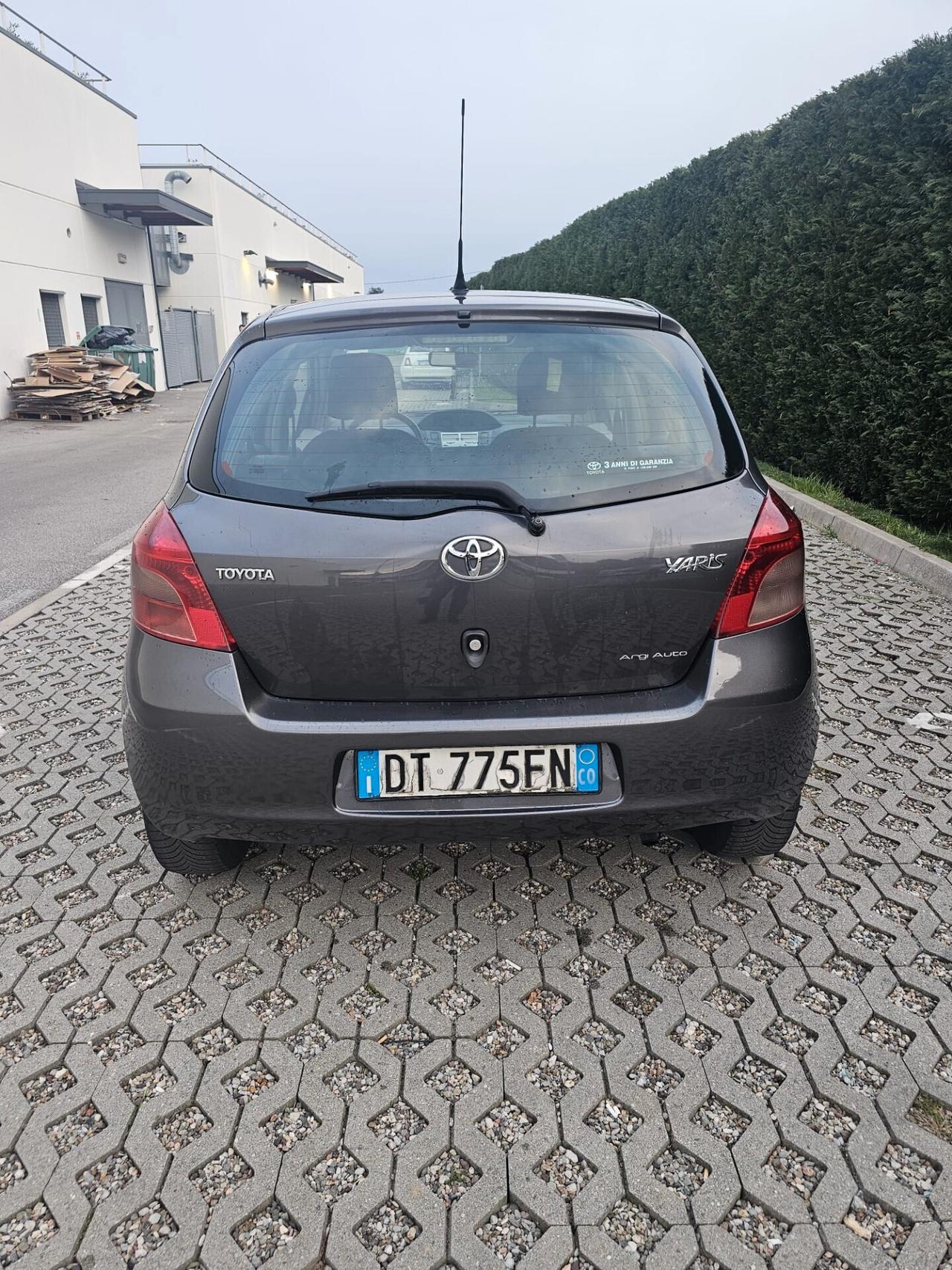 Toyota Yaris 1.0 5 porte Sol
