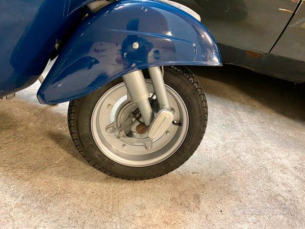 Piaggio Vespa D'epoca 50 R 3 Marce Faro Tondo