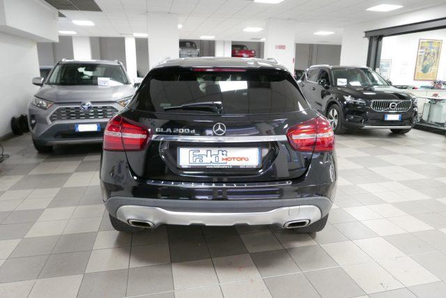 MERCEDES-BENZ GLA 200 d Automatic Sport