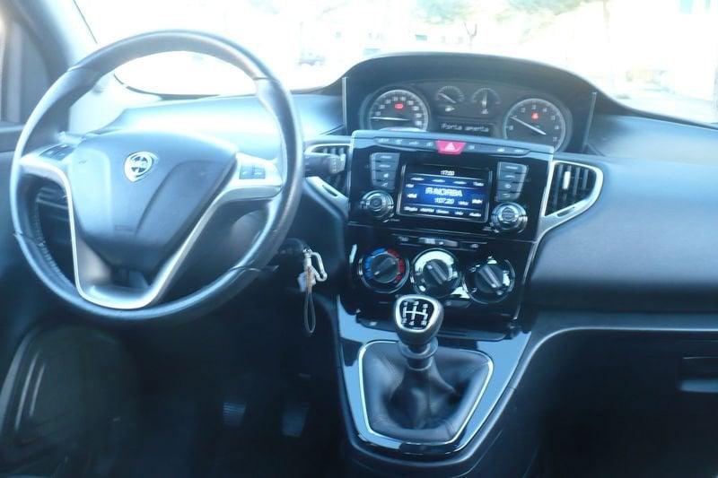 Lancia Ypsilon 1.2 69 CV 5 porte Gold