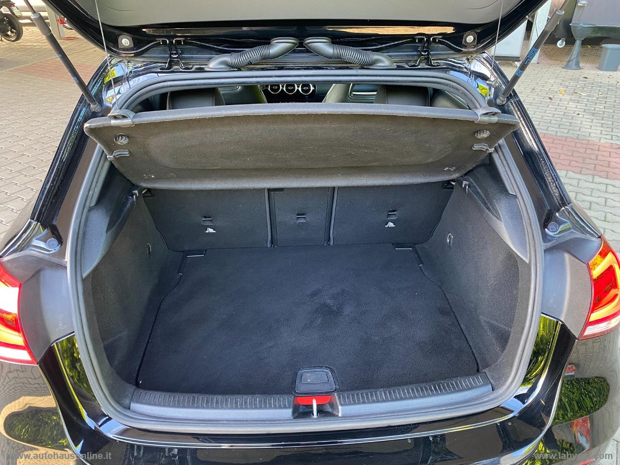 MERCEDES-BENZ A 180 d Automatic Premium