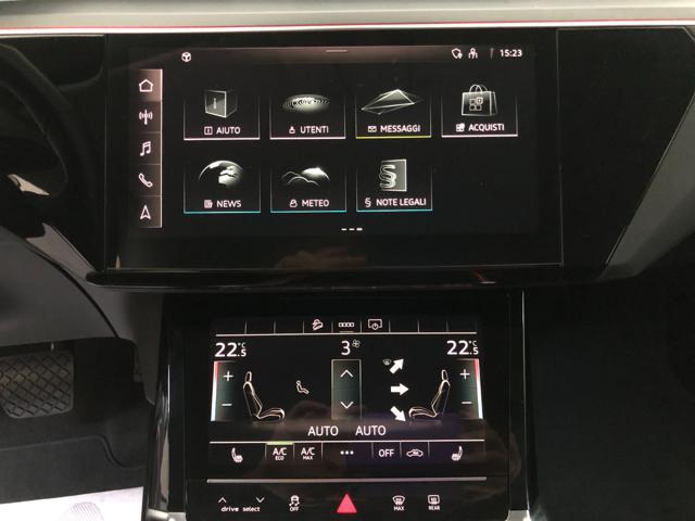 AUDI e-tron quattro