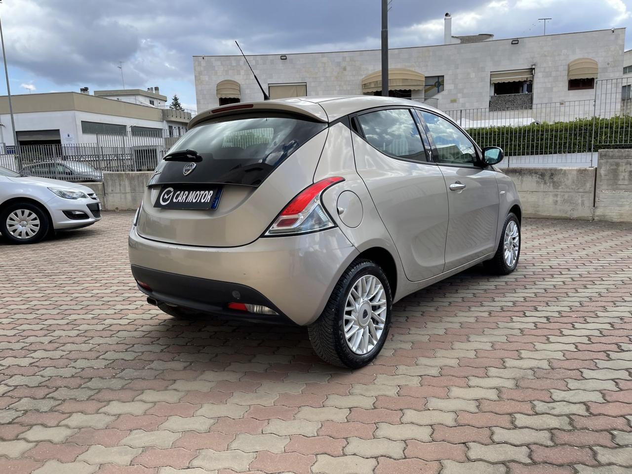 Lancia Ypsilon 1.2 69 CV 5 porte S&S Gold Cerchi "Perfetta"