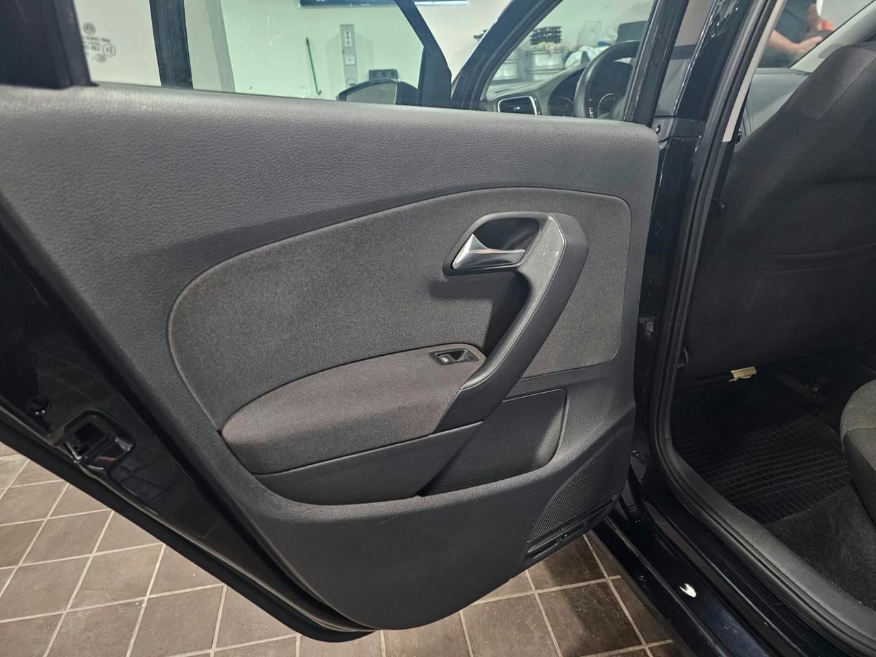 NUOVA VOLKSWAGEN POLO 1.2 TDI 75CV CONFORT LINE 5 PORTE