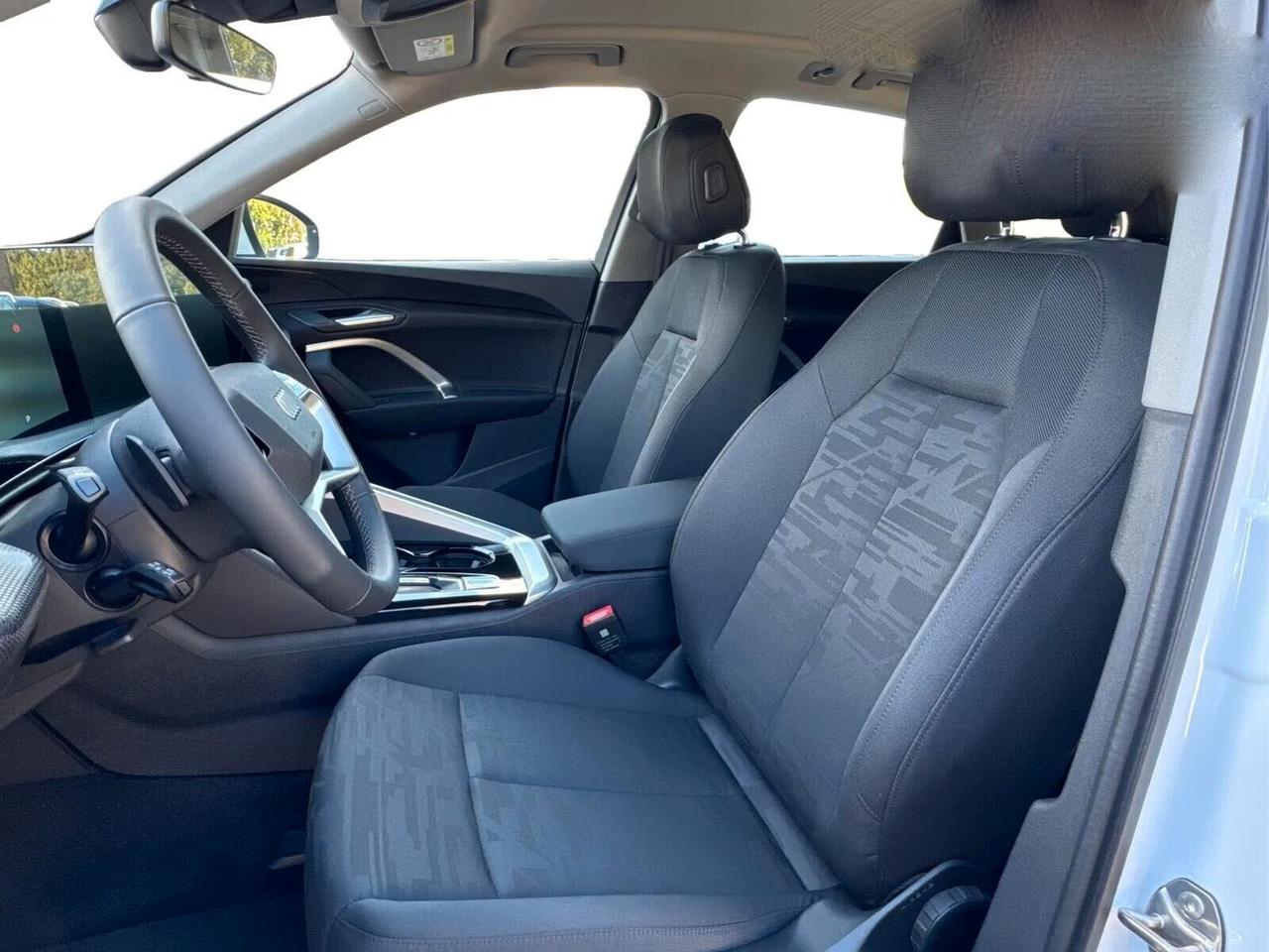 Audi Q5 quattro AHK+NAVI+LED+SHZ+PDC !!Finanzio Fini a 180 Mesi Ant 0 rata 200 mese!!