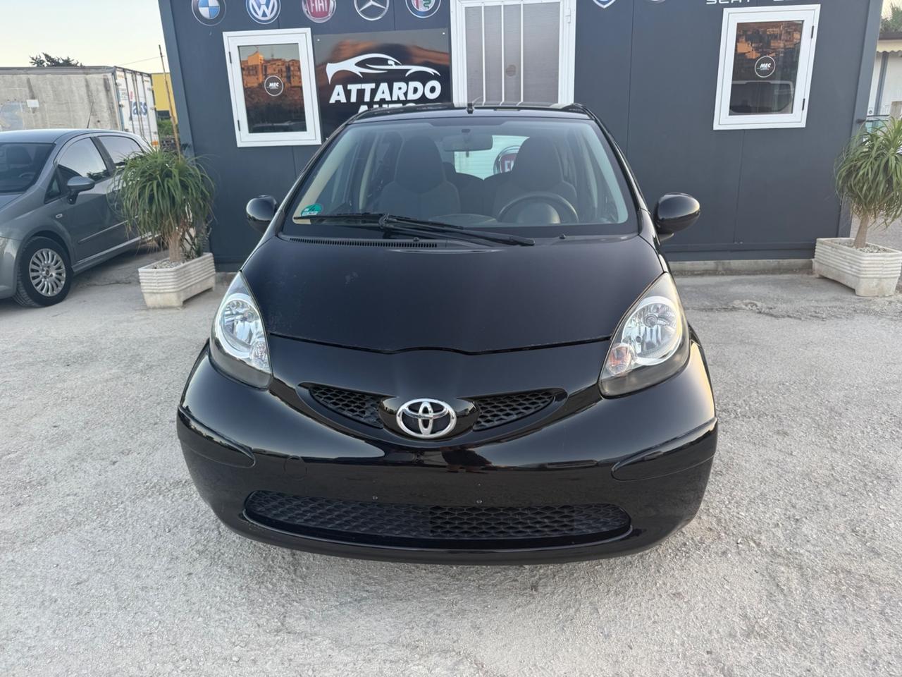 Toyota Aygo 1.0 12V VVT-i 5 porte Sol