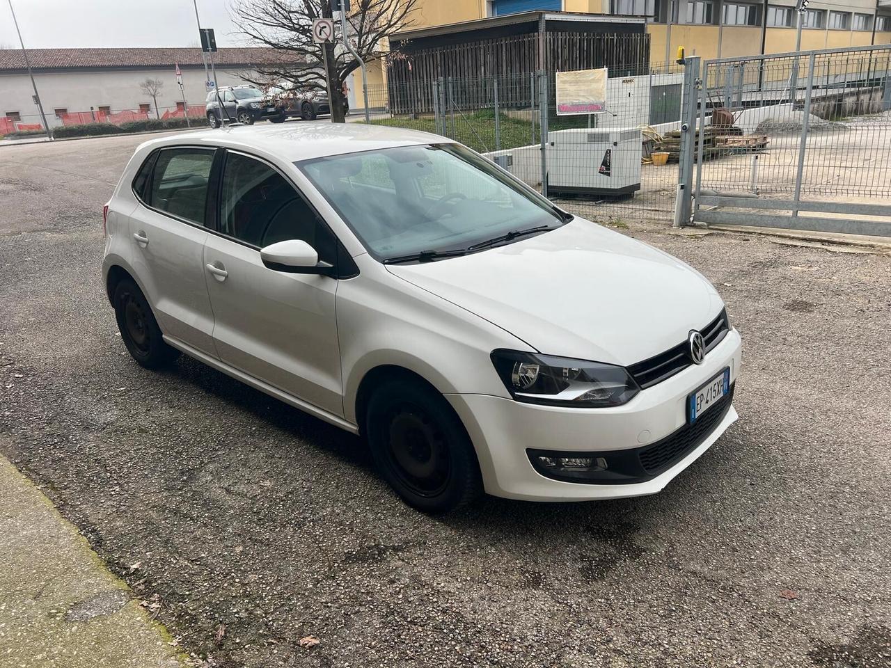 Volkswagen Polo 1.2 70 CV . Comfortline-2013-NEOP.