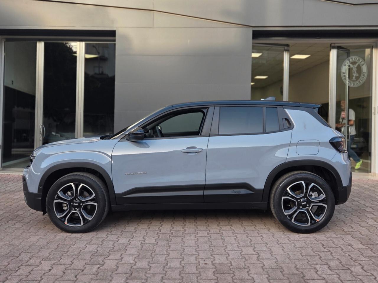 Jeep Avenger E-Hybrid 1.2 110 cv Dct Summit KM0 TETTO NERO