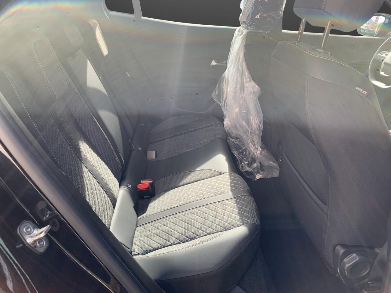 Peugeot 2008 1200 PURETECH ALLURE 100 CV KM 0