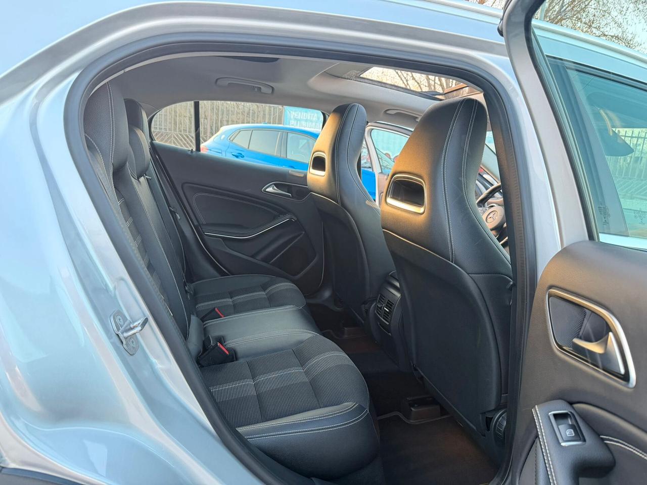 Mercedes-benz GLA 200 d 136cv -SPORT- TETTO A