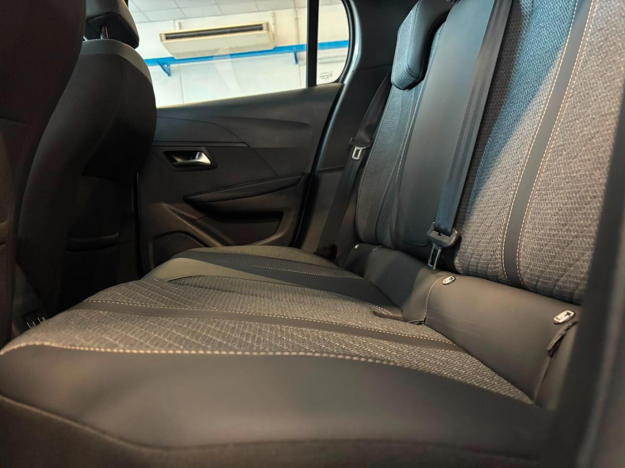 Peugeot 208 ALLURE Hybrid 110 e-DCS6 SPOTICAR