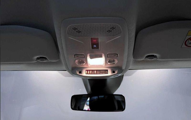 Peugeot 208 208 Hybrid 100 e-DCS6 Style