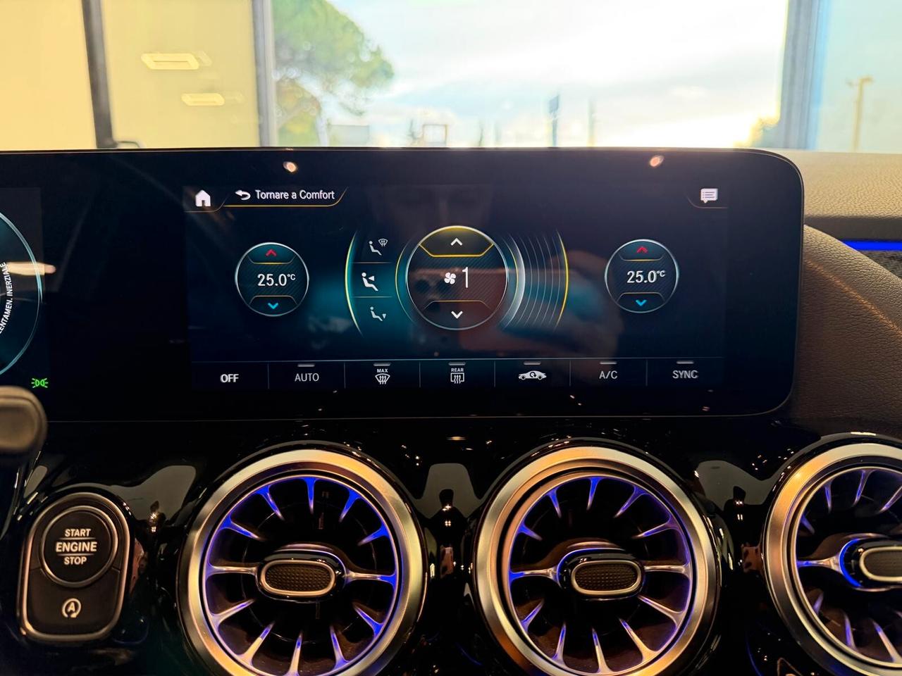 MERCEDES-BENZ GLA 200D PREMIUM 2.0 150CV PELLE NAVI CAM ANNO 2022