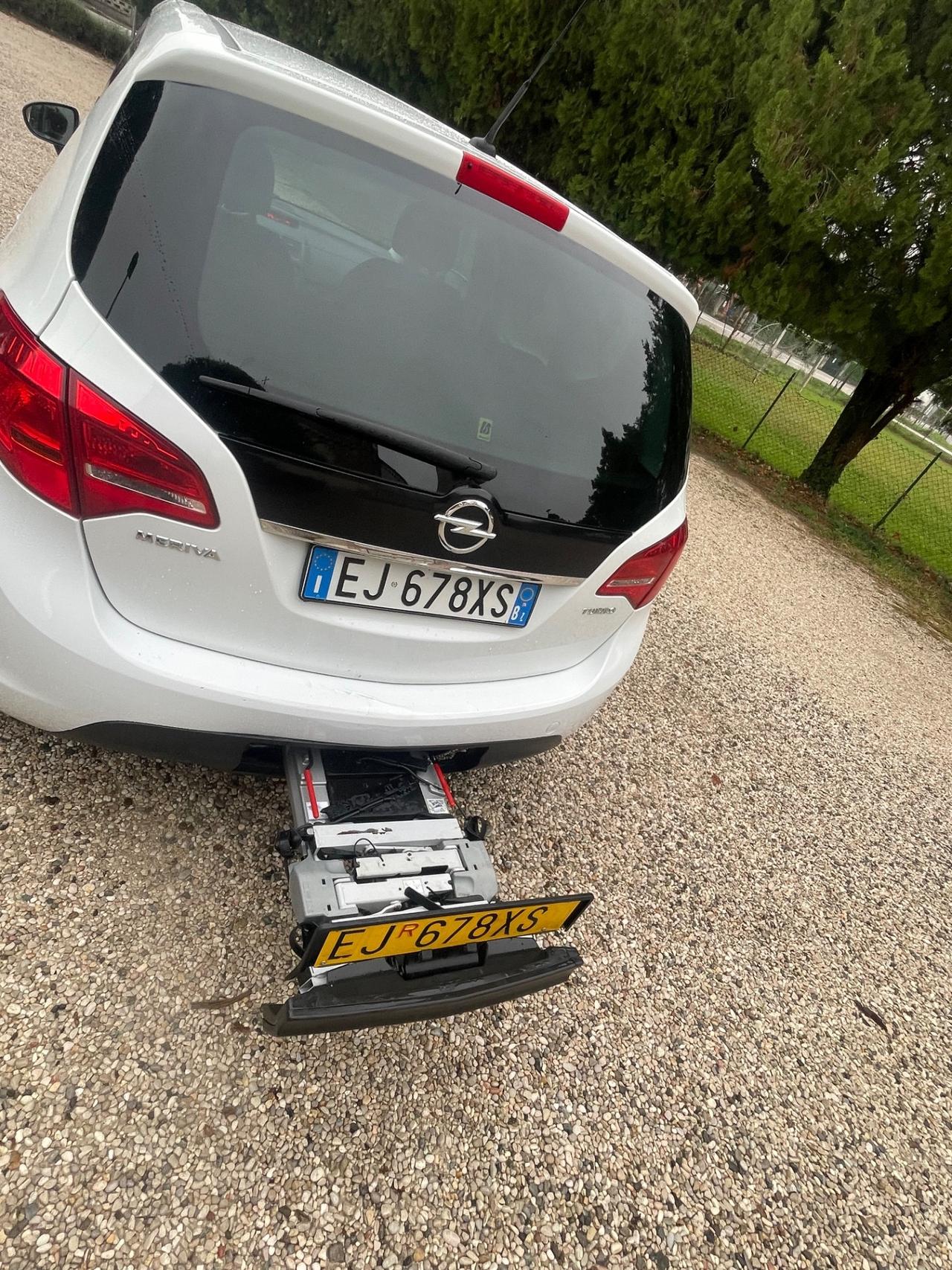 Opel Meriva 1.4 benzina anno 2011 km 115 mila