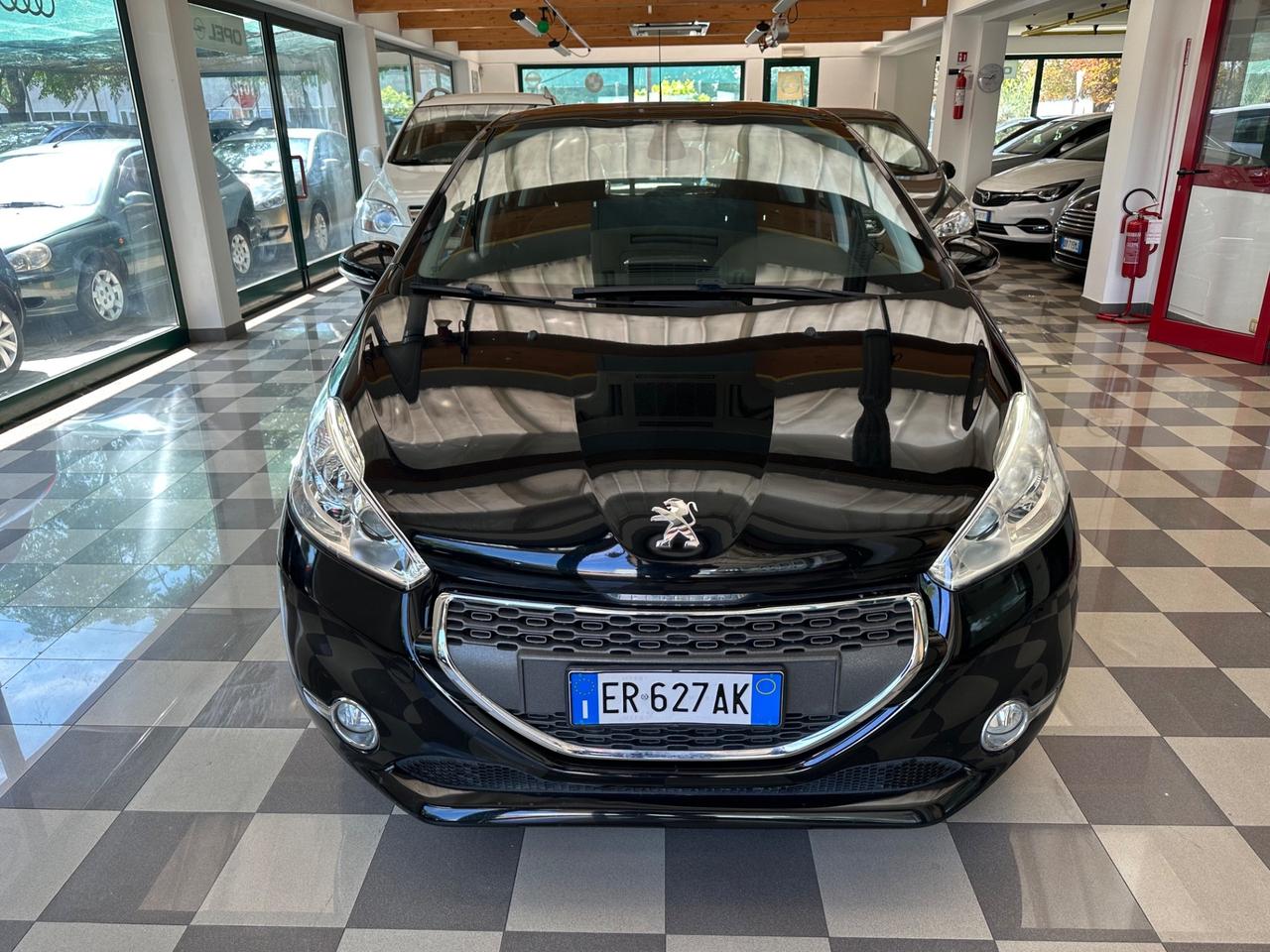 Peugeot 208 1.2 VTi 82 CV 5 porte Allure