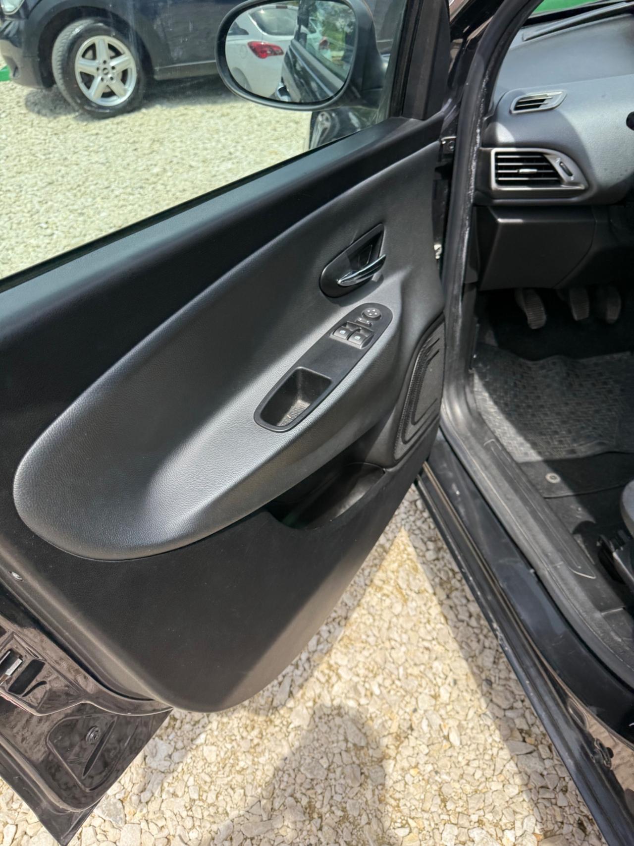 Lancia Ypsilon 1.2 69 CV 5 porte GPL Ecochic Gold