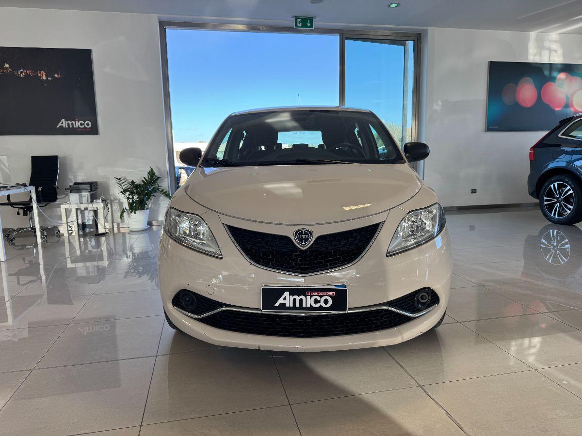 LANCIA Ypsilon 1.2 69 CV 5 porte Gold