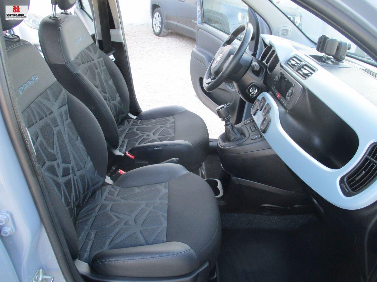 FIAT Panda 1.0 S&S Hybrid cross Launch Ed.KM45000