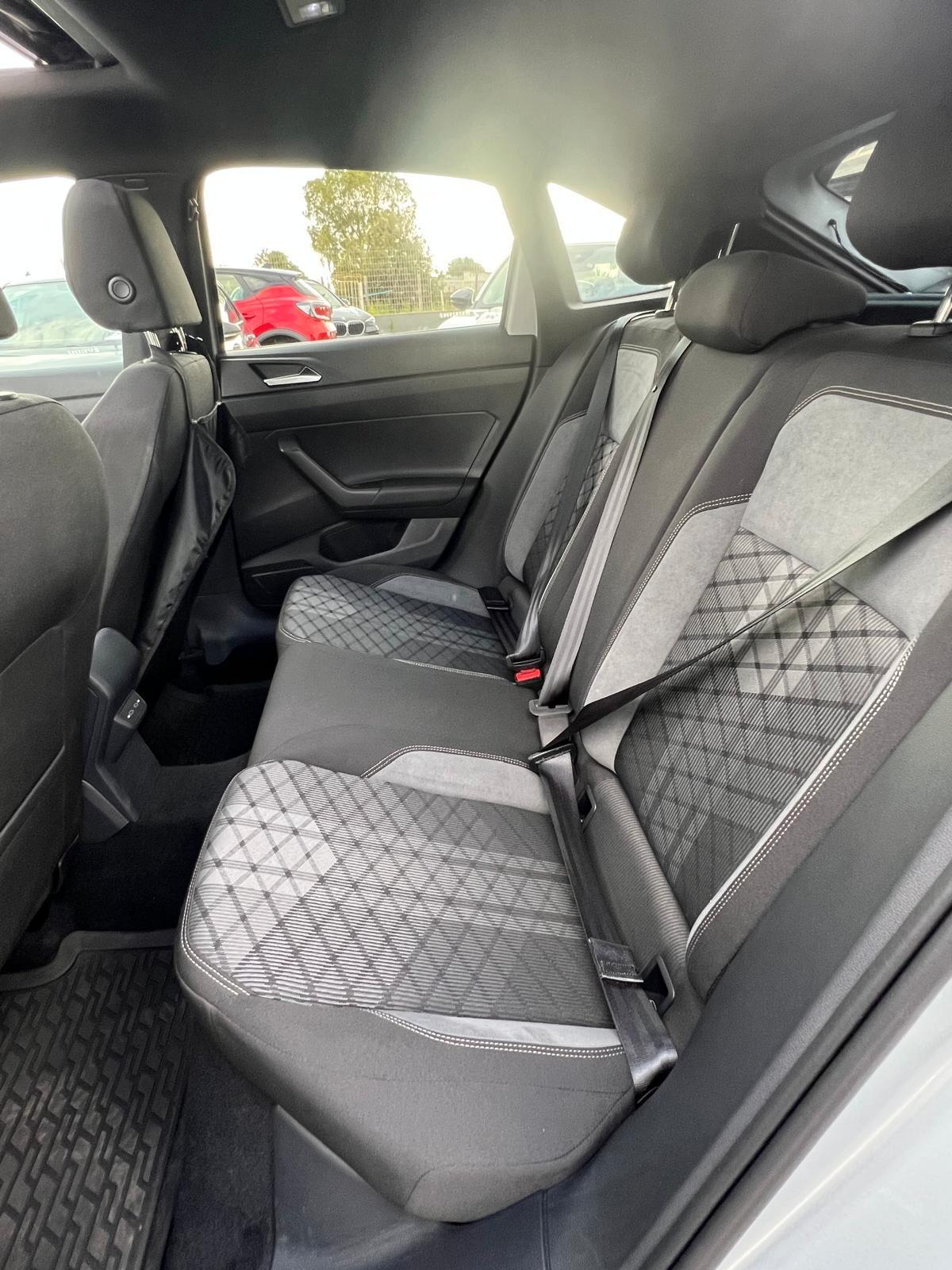 Volkswagen Taigo 1.0 TSI 115 CV DSG R-Line Plus