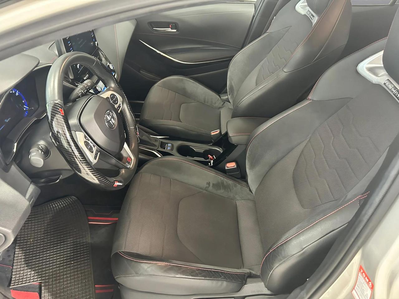 Toyota Corolla 2.0h Lounge cvt