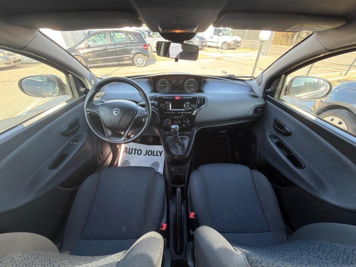 Lancia Ypsilon 1.0 FireFly 5 porte S&S Hybrid Silver